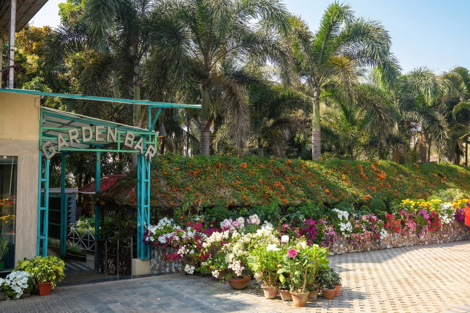GARDEN BAR GATE
