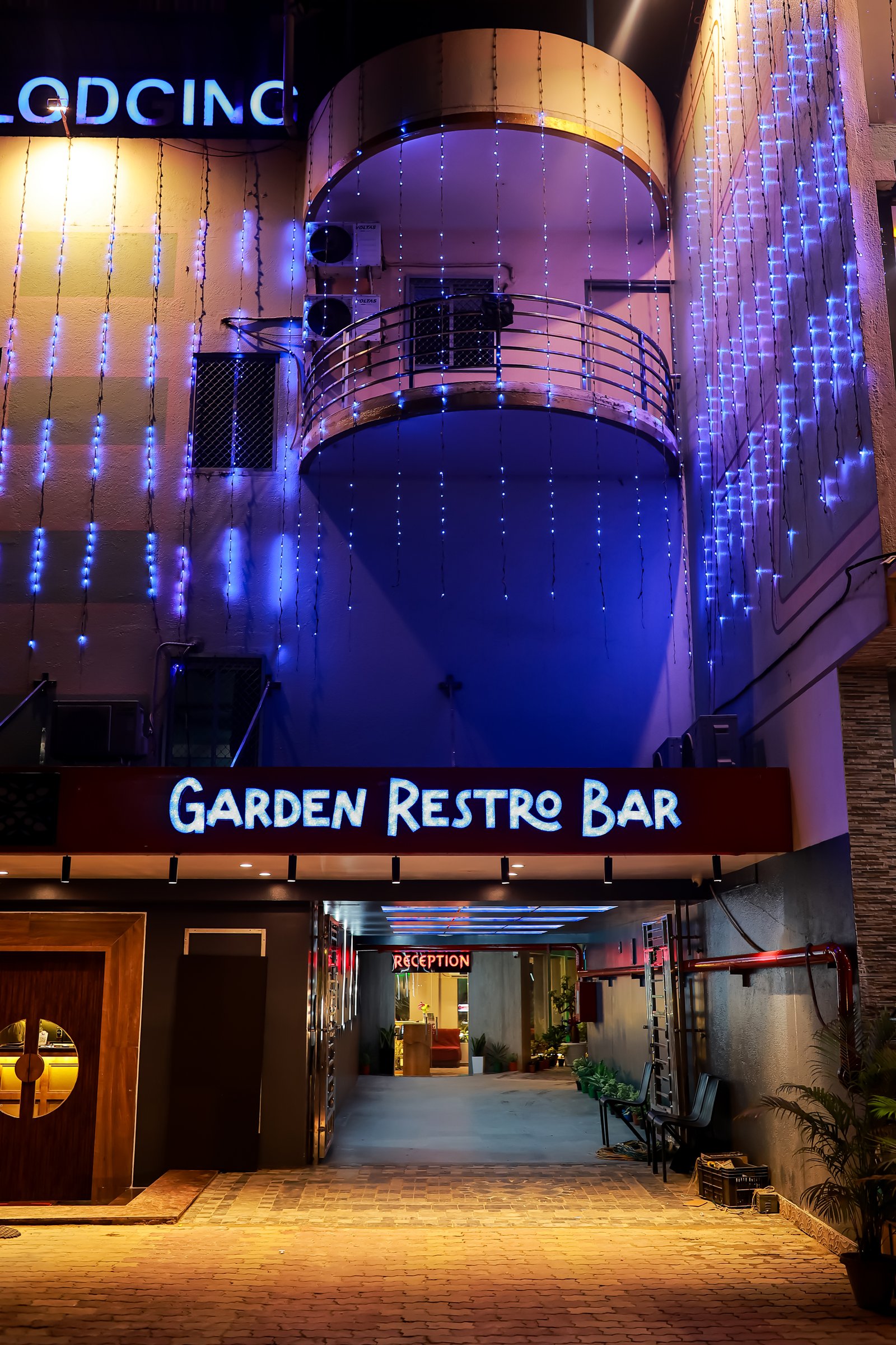 Open Restro Bar
