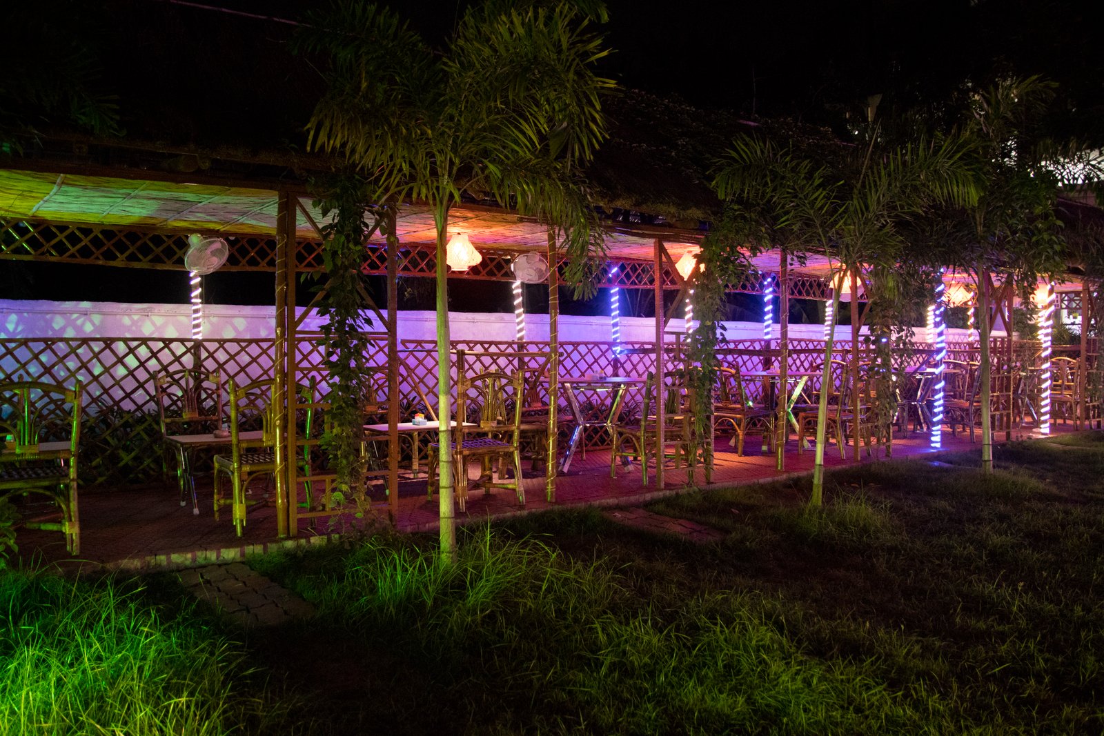 GARDEN BAR