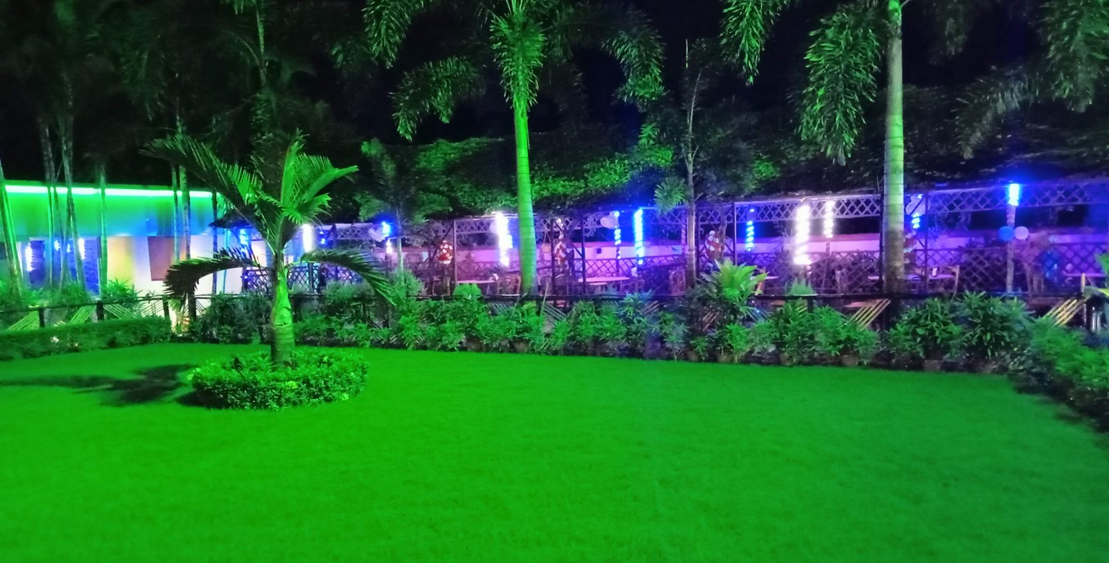 GARDEN BAR